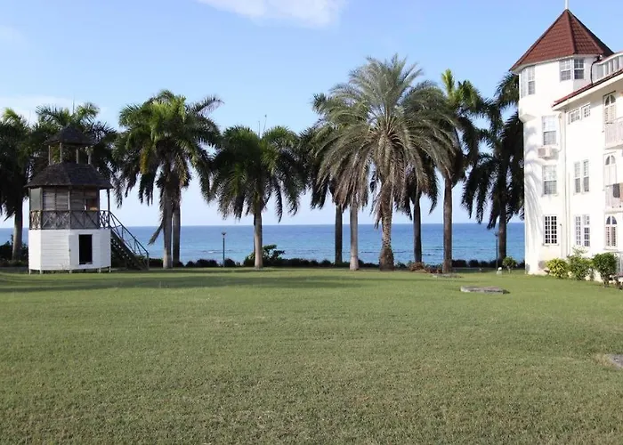Oceanview W Pool Bar & Access