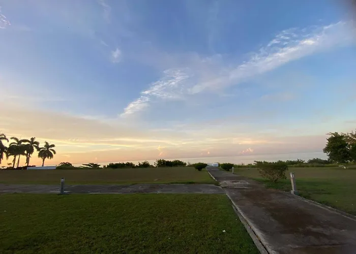 Oceanview W Pool Bar & Access Apartment *