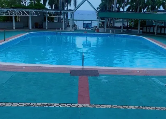 Oceanview W Pool Bar & Access Apartment *